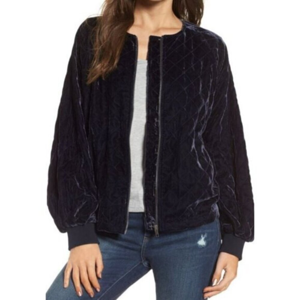 Hinge Quilted Velvet Bomber Jacket in Navy